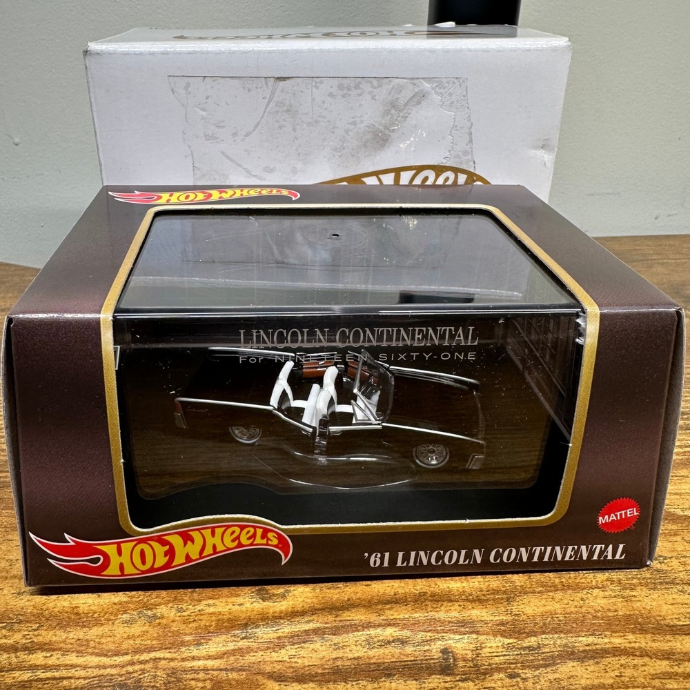 Hot Wheels Mattel Creations 61 Lincoln Continental Spectraflame Black HMY24